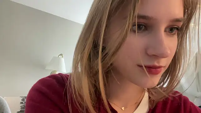 LynellMilleson - show off new dress ^^
