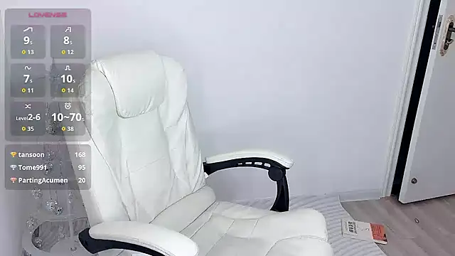 Fiona_999 - 新人莫妮卡，上下粉，手指难进入求开发，你喜欢的样子我都要