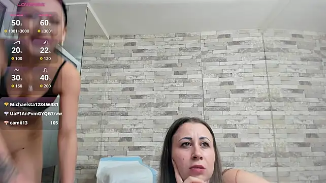 Aryanette - play pussy and twerk