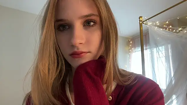 LynellMilleson - show off new dress ^^
