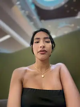 DulceLenns - Make me wet in mall with friend
