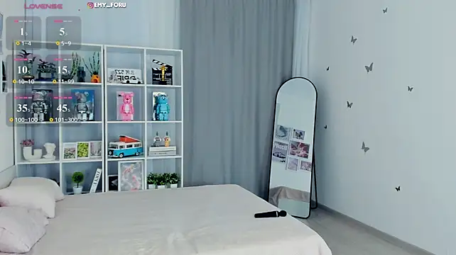 Emilyrighter1 - Remove top