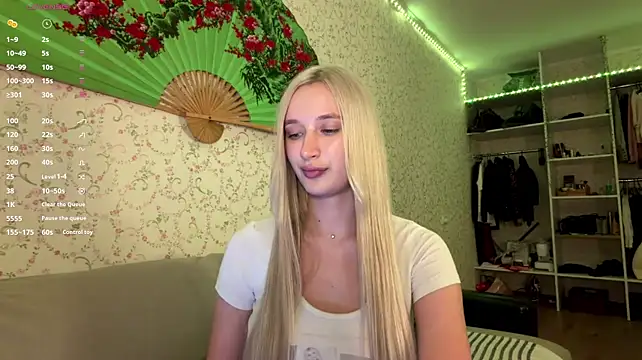 DeliciaBagnoli - SPIN THE HORNY WHEEL