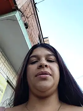 Layla-daring - Clamps on my hard nipples on the bus