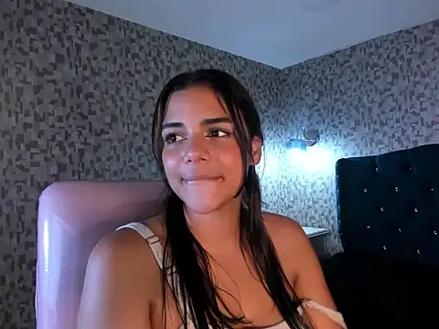 TalianaMoon - Show boobs and bounce them