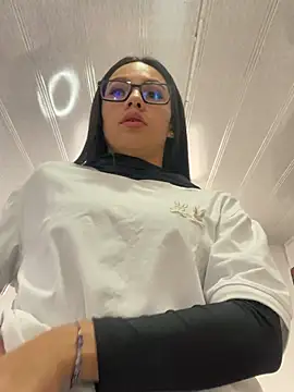 Marianahb-e - Dildo in pussy