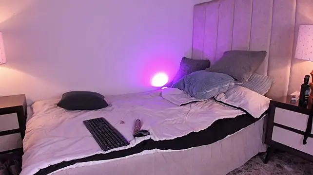 MiaRoseGold - 🍒 Undress me slow + sexy dance