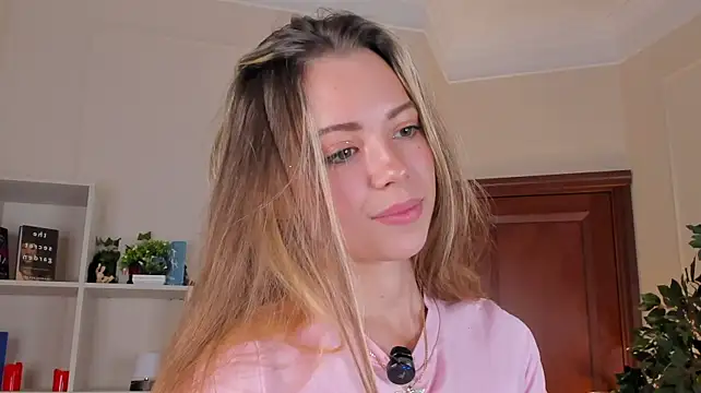 TamaVolino - peek panties