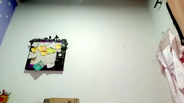 PetiteIvoryQueen19