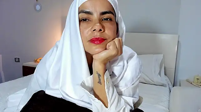 ClaraMariaMon - help this nun lose her control