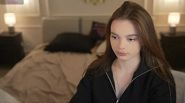 Zlata_Sky - show pussy