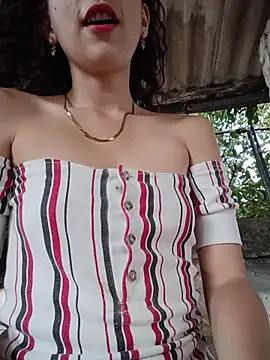 Sweet_outdoor_charm - Full naked 🚫👗+ Fingers in the pussy 🔥