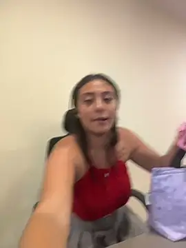Caroline_bennett - I get undressed