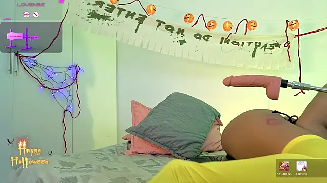 Lucie_petite - doggy style+ass wink