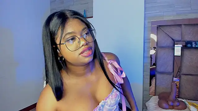Juliana_smithh - Sensual boobs show with oil
