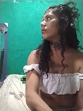 Majo_Ferrer - Playing in the shower