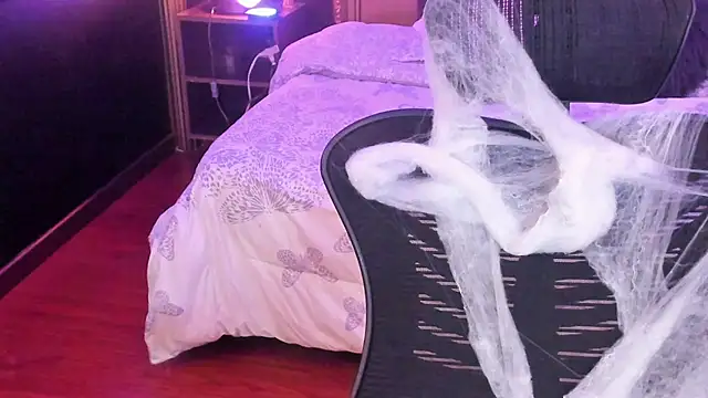 LiaLovet - oil in my tits + rub my nipples