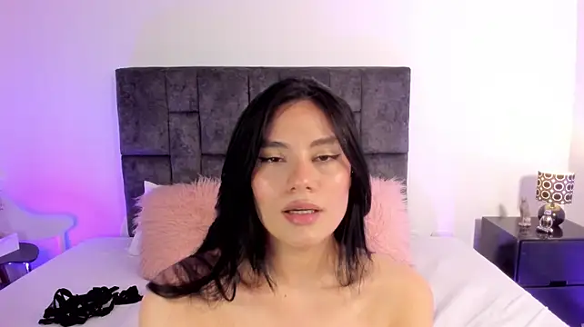 Maylin_Garcia - Take off my top and squeeze my nipples🥰