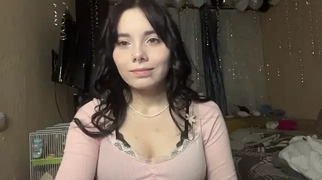 Alicehollywood - show wet tongue