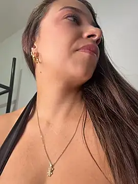 Hall_16 - Dildo in pussy + Squirting