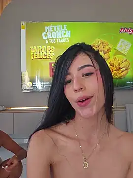 SAMY_AND_ARI - Ari show boobs in public