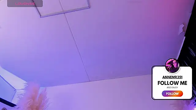 MaryAnneeXOO - YES! I'll suck your balls