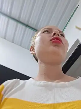 Khelmi - Cum explosive in mi virgin Pussy
