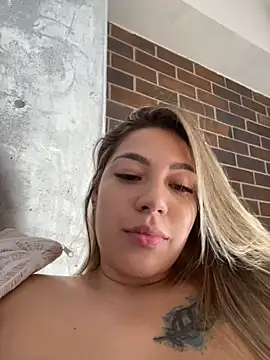 Latina_vanessa - Take off top