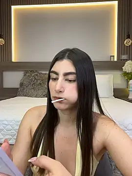 Evelyn_hills