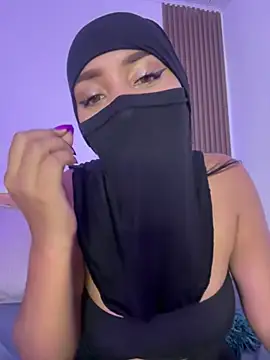 Mia_roose_02