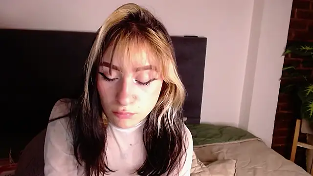 Melodyygirl_ - Spanks ass x10