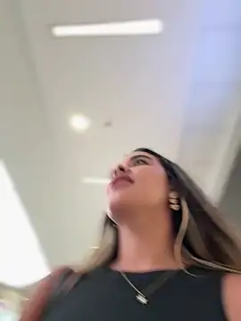 Emilia_Bakerr - ✨Wet me in the mall✨