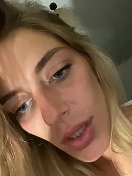 Bellalolahot - Doigtages pussy squirt fontaine