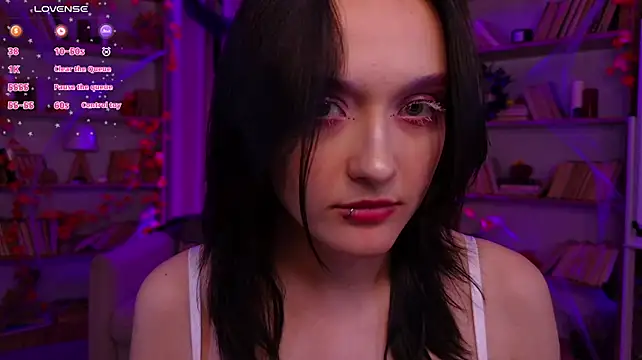 DarcyBlackwood - slap tits with a belt