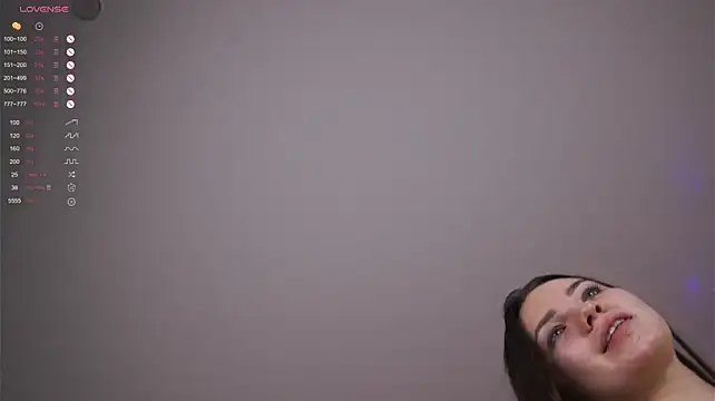 Xxlaletka - cameltoe with fingers