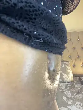 NiqiiRavenous - ride dildo
