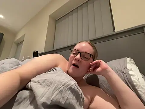 Honeyyy24 - Cum show + LT tape in DM