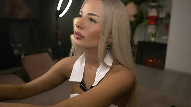 SerenaNoir - Pillow ride naked👀🏇🤠