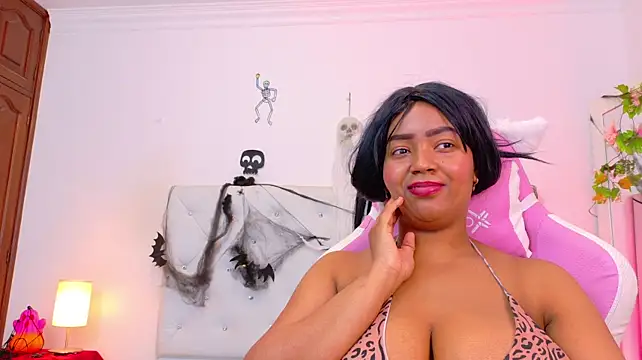 Sultryebony_6 - finger in my pussy
