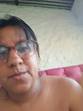 ZaidaWet - squirt in face