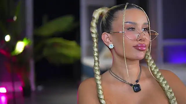 EvaZane - Hot Striptease 😈🥰