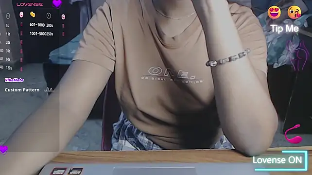 DuskyDivaXO - oily ass show