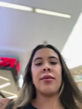 Emilia_Bakerr - ✨Wet me in the mall✨