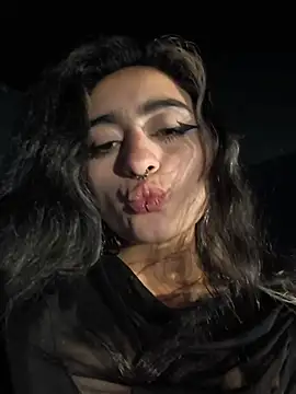 Lila_Desiree - Deep throat in a public restroom