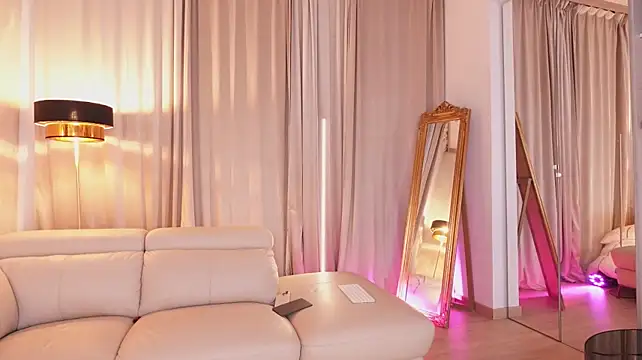 MollyCherie - Spoil me!