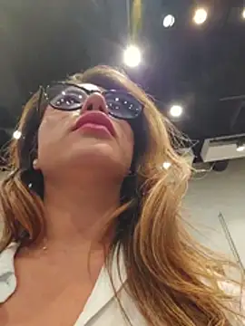 Karen_San_Miguel - Open blouse in public+3 photos hot 🥵.
