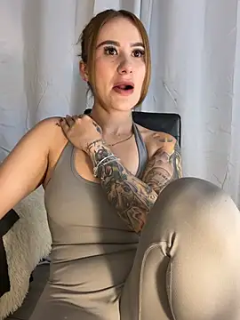 Cami_cruzz - Fingers in my Tight Ass+ Ass red !!! 👌
