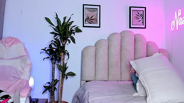 Naomi_Asasha - sucking nipples