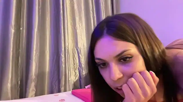 Nic_nicole - sentando no dilso bem molhadinha de 4