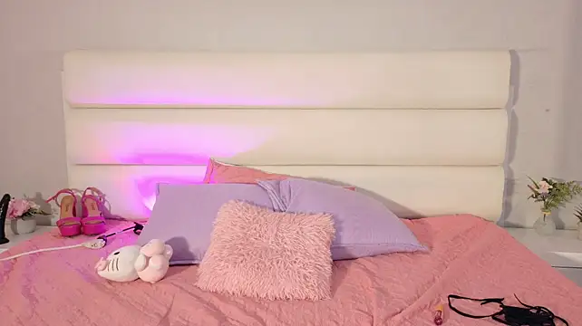 Atenea_Bunny - finger in pussy under panties